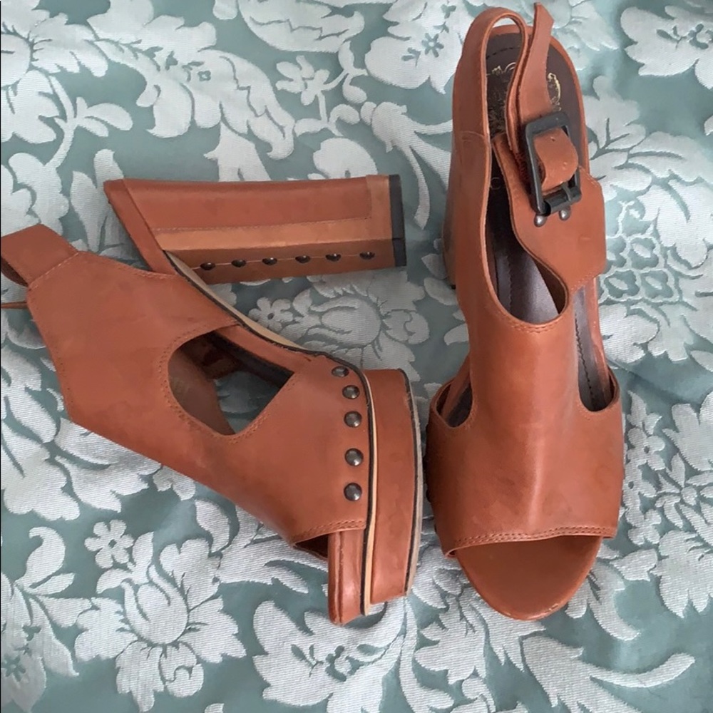 Vince Camuto heel sandals